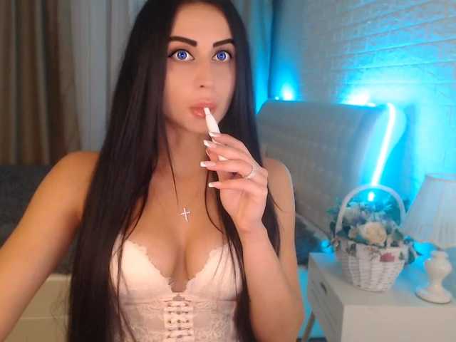 Fotogrāfijas RebekaMay Hello guys! Make me wet with luch and i cum for u* Lets play**