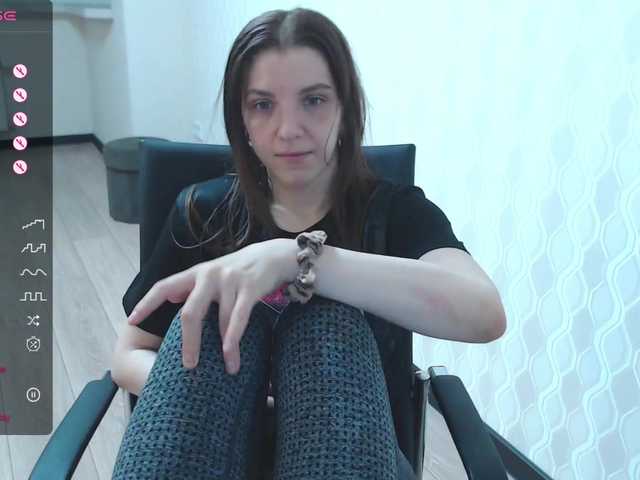 Fotogrāfijas RennaLisa Show Feet: 77 smoke a cigarette: 70 : Flash Ass: 60 :Flash Tits: 50 Flash Pussy: 99 :Get Naked: 217 Pussy Play: 290 c2c 113 t , anal 1500 air kiss 12 t,butt plug 78 t bj 156 t