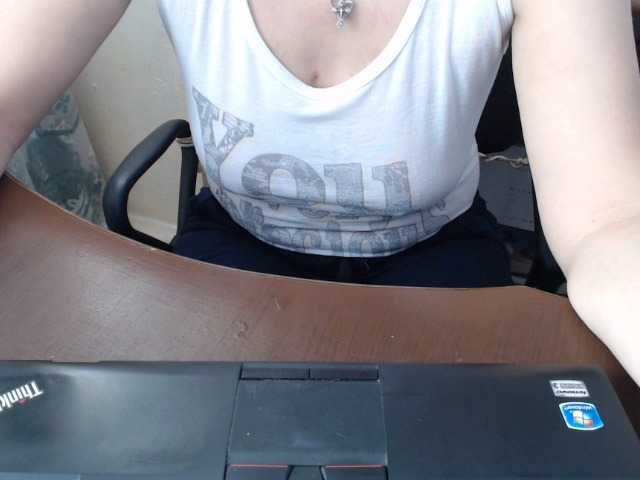 Fotogrāfijas Ria777 I love hearing the tinkle of tips!Like me - 20tips or more) like my smale -20tips or more)like my eyes-20tips or more)stand up-30tips or more)open u cam-30tips)