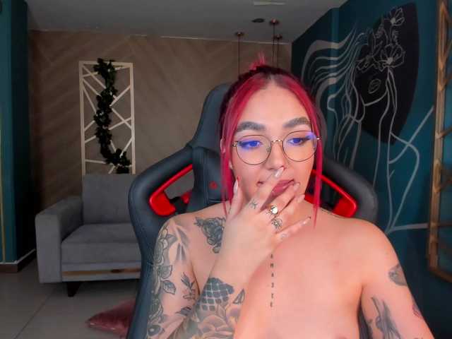 Apraides ekrānuzņēmumi RosalineMay