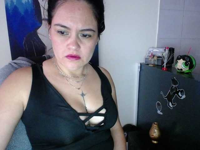 Apraides ekrānuzņēmumi RoxaneFox