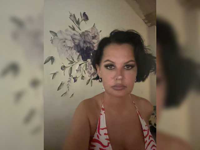 Apraides ekrānuzņēmumi RoyalBreasts