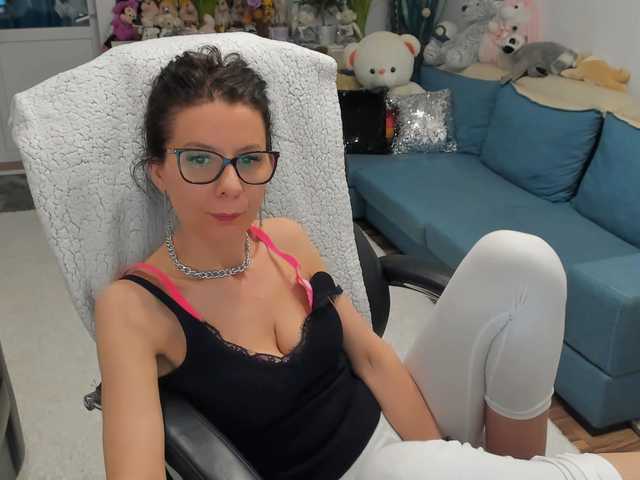 Fotogrāfijas SalomeJade Welcome my guys#pvt#lovense#ohmibod#it makes me smile and wet).any tips is ***you!