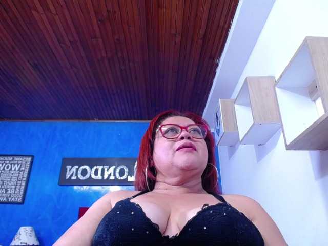 Fotogrāfijas Samantta-Jone Come and play with me sexy and hot #mature #bigboobs #milf #bbw #bigass MY GOALS IS: STREPTEASE