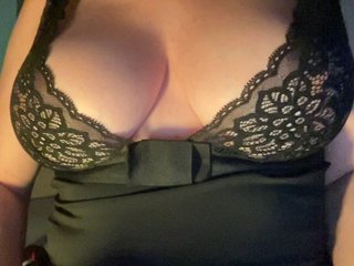 Erotiska video tērzēšana Sandra-public-boobs