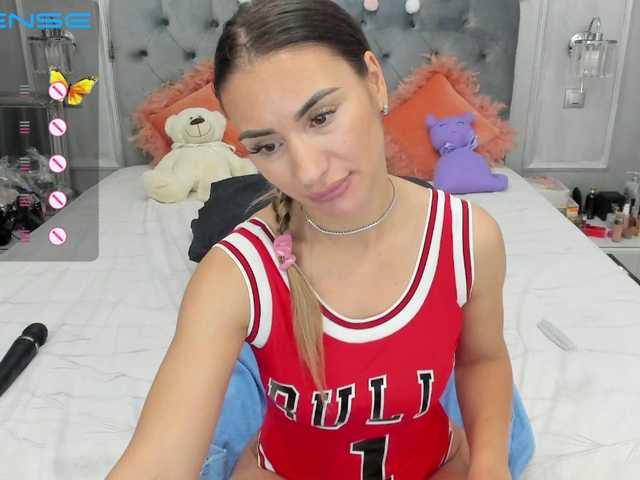 Fotogrāfijas SaraJennyfer Torture me whit your tips!!Spin the wheel for 50 tkjs!#squirt #anal #pussy #bj #joi#cei