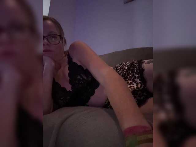 Apraides ekrānuzņēmumi ScarlettRedRose