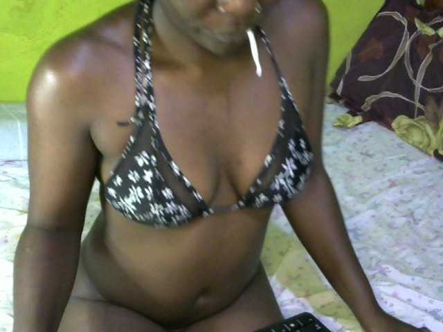 Fotogrāfijas Sexydee02 hey am new lets chat have fun and mingle together #ebony #new