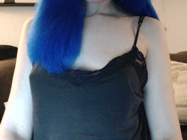 Fotogrāfijas Bluerazz18 Welcome all! Tip for #lush!! Follow, show support and leave comments to show love! TwitterOnlyFans: @neonsmurfette