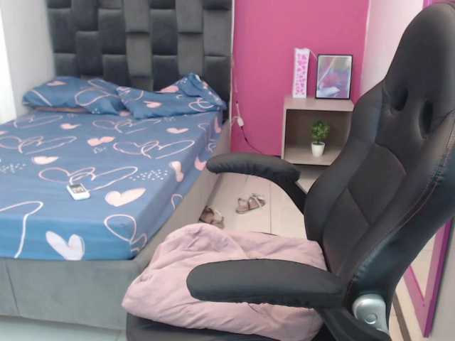 Apraides ekrānuzņēmumi ShaylaSexx