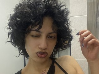 Erotiska video tērzēšana Shyypussyxx