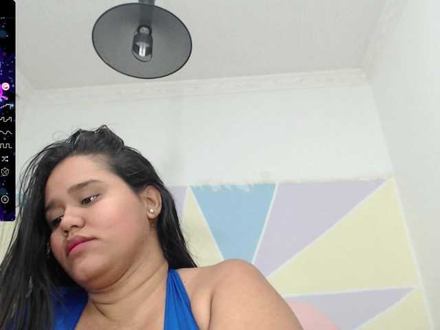 Fotogrāfijas sofia-bbw make my big tits with your tips #bigboos #bigass #latina #squirt #bbw