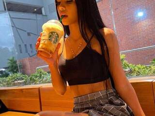 Erotiska video tērzēšana SofiaaKim