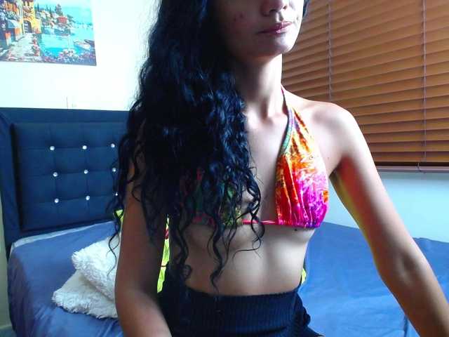Fotogrāfijas SofiaFranco Guys i need to squirt help me please!!!squirt at goalpvt on @remain 555