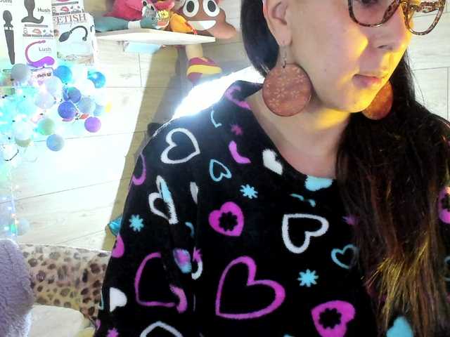 Apraides ekrānuzņēmumi sofy_dirtyHot