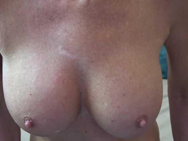 Fotogrāfijas SonjaKovach #new #bigboobs #mature #milf #ladies suck my wood-dildo (home made) lets cum with me if you can HIT my GOAL 656
