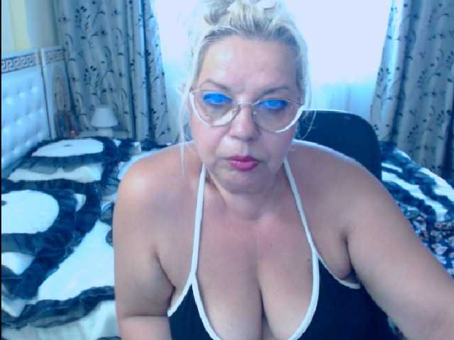 Fotogrāfijas SonyaHotMilf #BLONDE#MATURE#FEET##PUSSY#ASS#MAKE ME HAPPY WITH YOUR TIPS!!