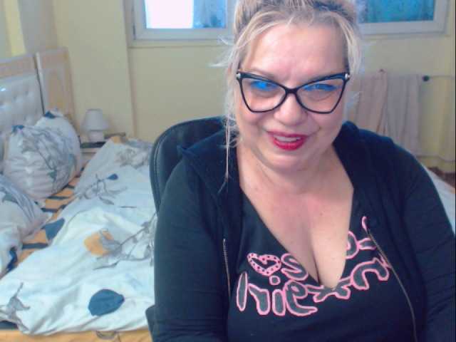 Fotogrāfijas SonyaHotMilf your tips makes me cum and squirt,xoxo