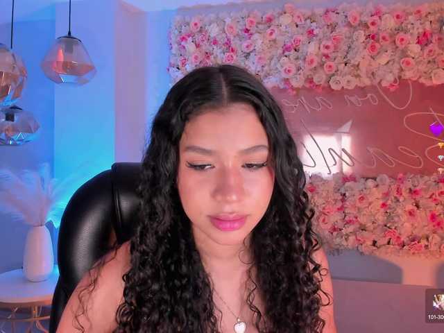 Apraides ekrānuzņēmumi SophieHouston