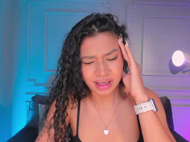 Apraides ekrānuzņēmumi SophieHouston