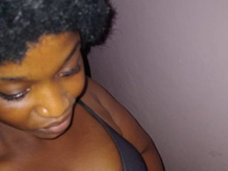 Erotiska video tērzēšana Squirty-Pussy