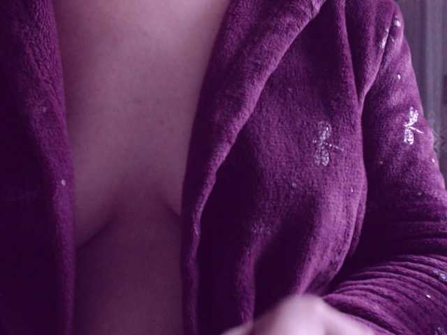 Fotogrāfijas SweetBrunete on samuse ensemble;)? ...xxx...on commence avec 30 tokens seins....et on continue..xxxx