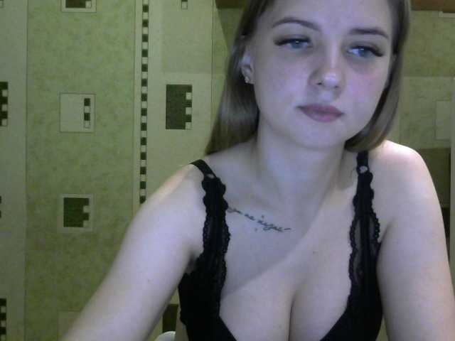Fotogrāfijas SweetCandy77 fuck myself with a toy for 500 tokens