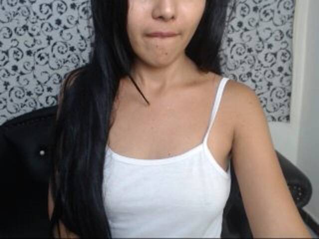 Apraides ekrānuzņēmumi Sweethotbitch