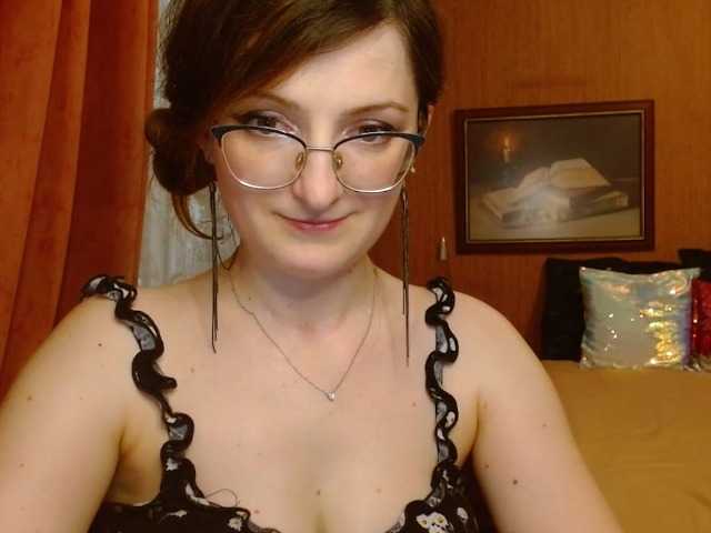 Fotogrāfijas tastyAriel Sweet and yet dang naughty ;) #innocentface #sweet #petite #glasses #fetish #natural #domina #teaser #cfmn #joi #cei #cbt #sph