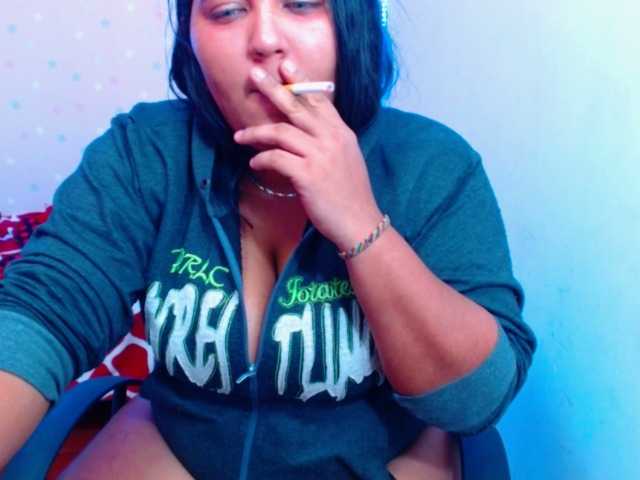 Fotogrāfijas Themistress #findom #smoke #mistress #bigboobs #sph #lovense
