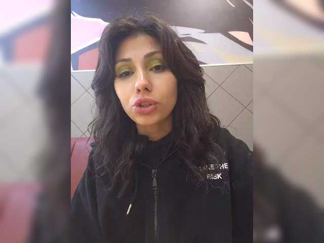 Apraides ekrānuzņēmumi Tinablackkk