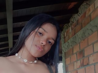 Erotiska video tērzēšana Tiny-Annie