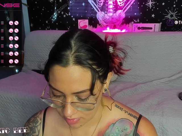 Fotogrāfijas CoralineBee Dont be rude. say Hi #bbw #tattooed #latina #Big