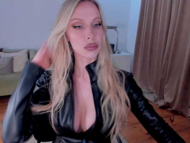 Apraides ekrānuzņēmumi ToxicBlonde
