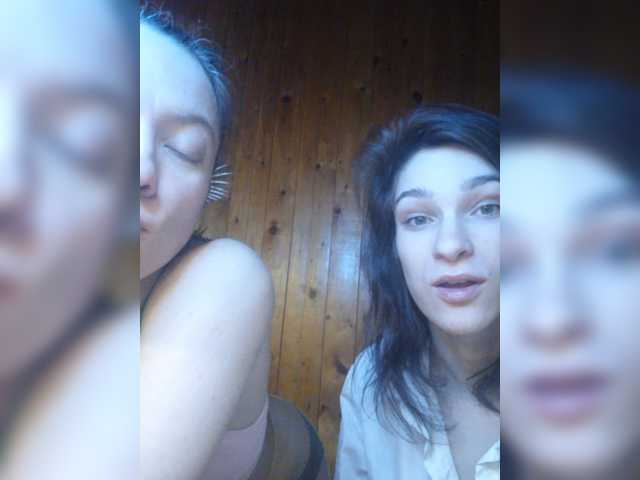 Apraides ekrānuzņēmumi TreshGirls