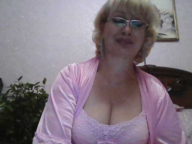 Fotogrāfijas _mamasita_ Greetings, my dears: * Welcome im my room. I will be glad to your attention and gifts :)