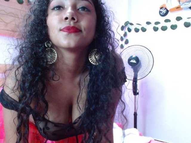 Fotogrāfijas Valentinax6 Hi guys welcome to my room im new model in here complette my first goal and enjoy the show #latina #curvy #sexy #brunette #dildo #naked #fuck
