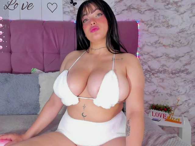 Fotogrāfijas Valerie-Baker I am the horny busty that you were looking for so much, do you want to see how I bounce on top of you? ♥#latina #bigboobs #bigass #lovense #anal #squirt