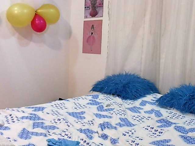 Fotogrāfijas valeriiaa-hot hi guys welcome to my room play with me #anal #squirt #lovense #pantyhose #teen #bigboobs