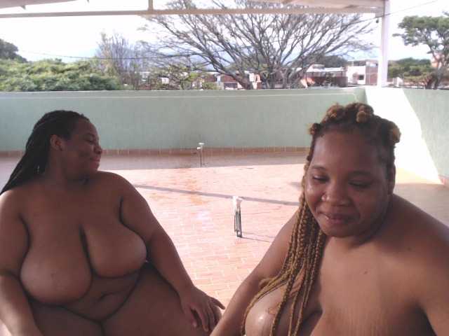 Fotogrāfijas VaneAndEvee When I feel really good, you will have the pleasure of seeing me cum everywhere #BBW #latina #feet #shaved #colombian #chubby #cum #squirt #bigclit #bigtits #bigass #blowjob #lovense #couple#lush#domi