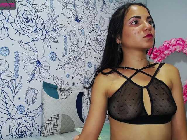 Fotogrāfijas vicky-horny hello guys i am vicky Today I have a banana to play with my vagina when you reach the finish line #latina #bigpussylips #young #anal #pussy