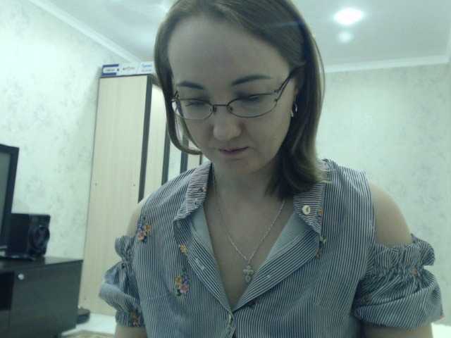 Fotogrāfijas viktoriyax I watch your camera for 21 tokens, listen to music for 10 tokens, and also go to ***ping, groups and private. Tips are welcome. Also put the Love of visitors!