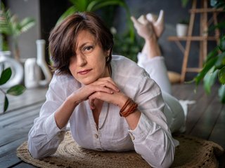 Erotiska video tērzēšana Vivian-Violet