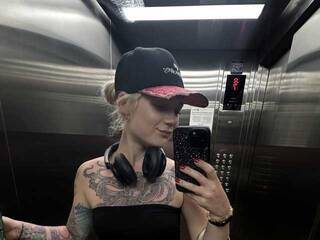 Erotiska video tērzēšana VivianRocks