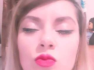 Erotiska video tērzēšana XLiaXxx