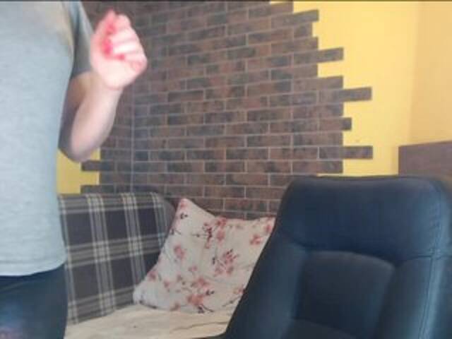 Apraides ekrānuzņēmumi RrredQueen