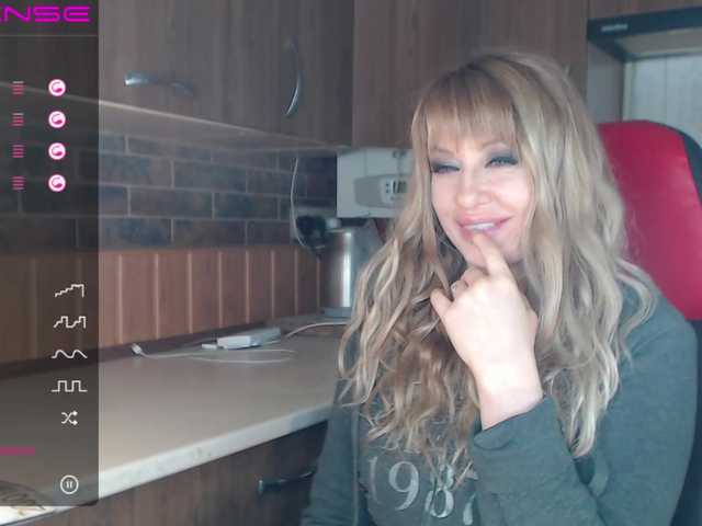 Apraides ekrānuzņēmumi RrredQueen