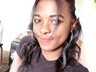 Erotiska video tērzēšana Yannapretty