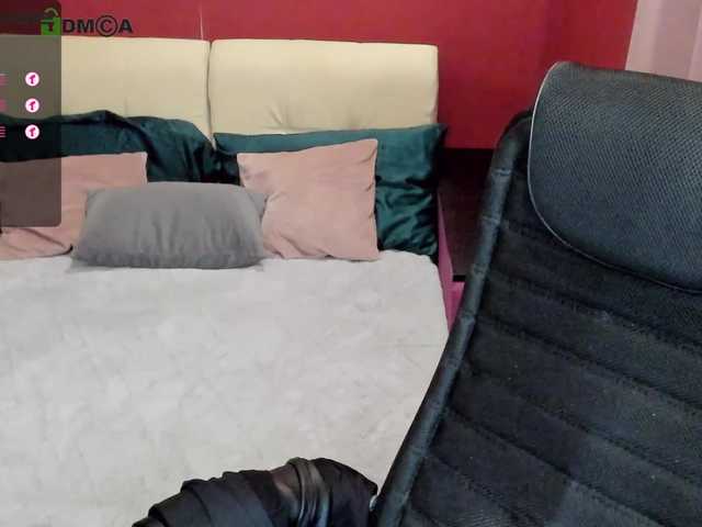 Fotogrāfijas yatvoyakoshka Lovens vibrates from 2 tokens at a time)In private I play with toys, role-playing, sam to cam, femdom)Orgasm in pvt - 555tk or lovens control 10 min)In full private I play with the ass and realize any fantasies) invite!