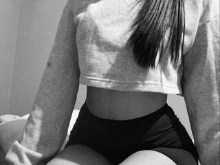 Erotiska video tērzēšana yesenya